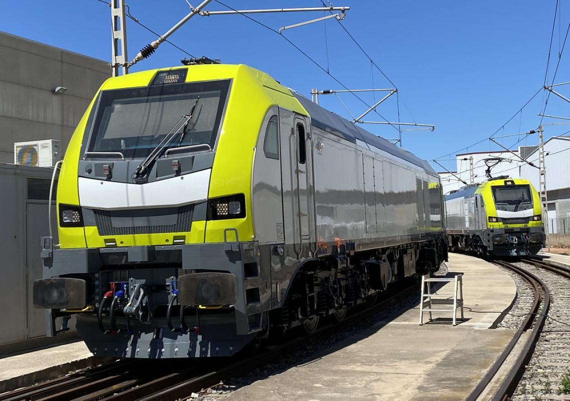 We are delighted to see our EURO6000 locomotives on Iberian tracks! 